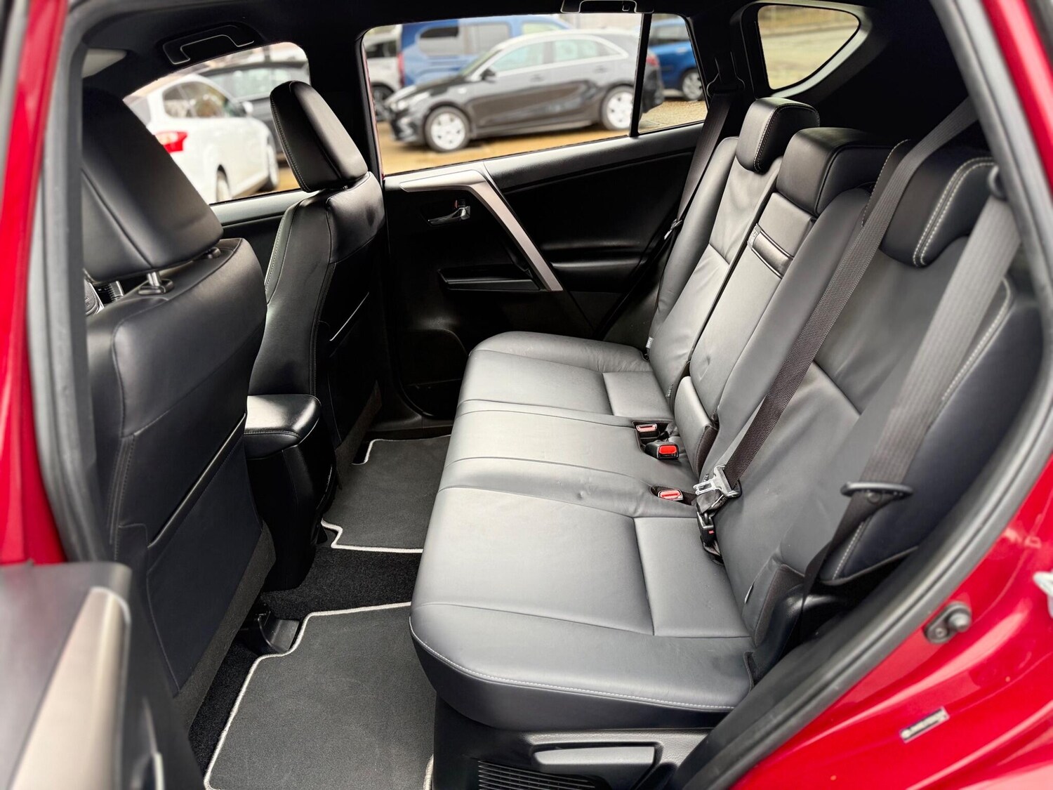 Used Toyota RAV4 2018 for sale - 77633997: Photo 63