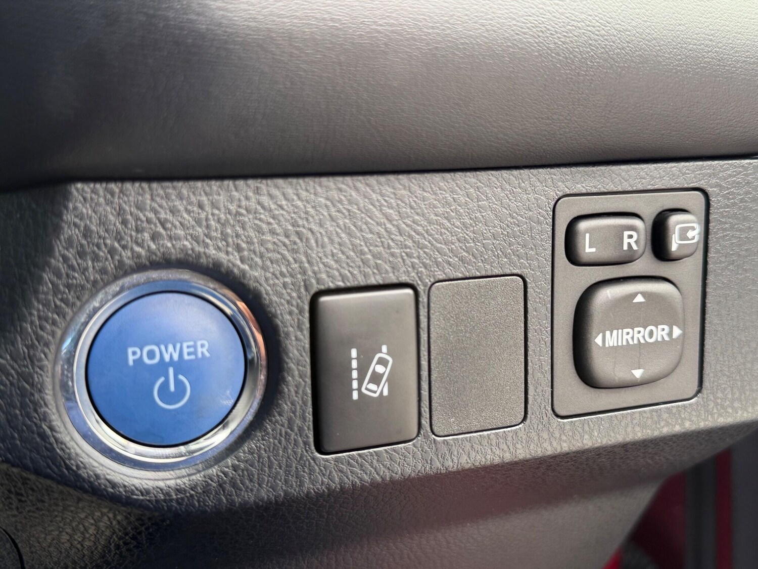 Used Toyota RAV4 2018 for sale - 77633997: Photo 75