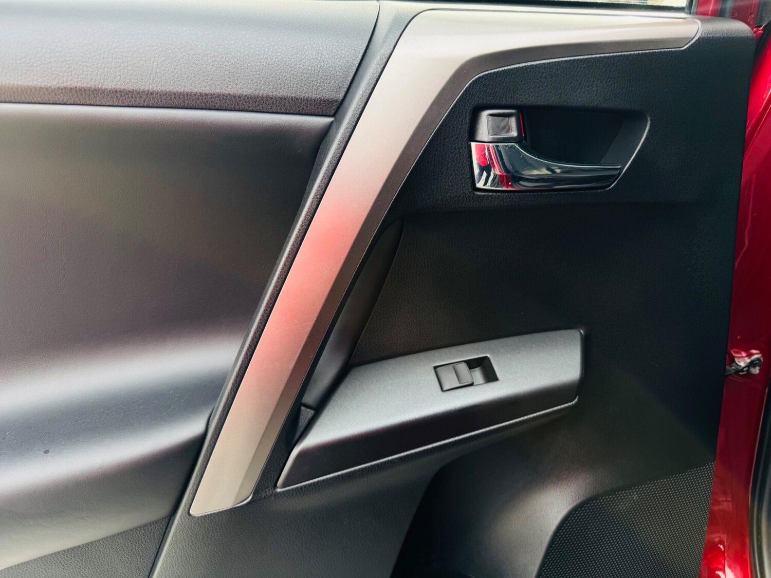 Used Toyota RAV4 2018 for sale - 77633997: Photo 80