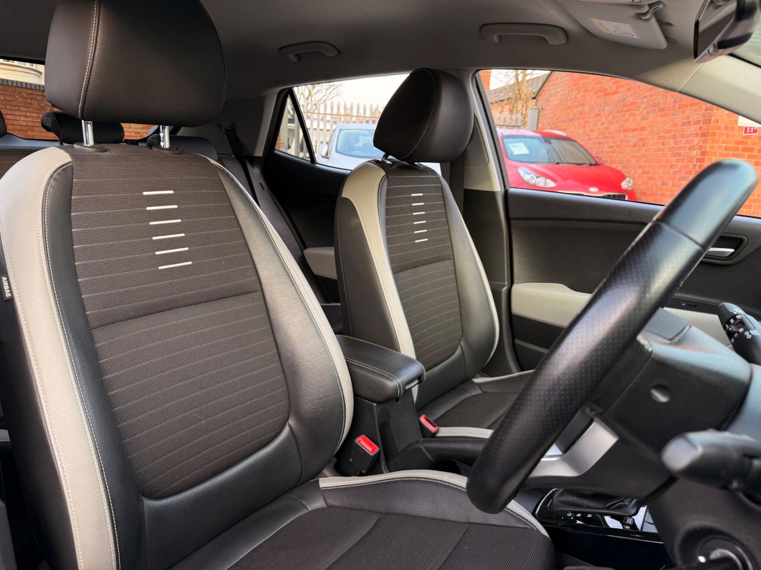 Used Kia Stonic 2019 for sale - 77029785: Photo 30