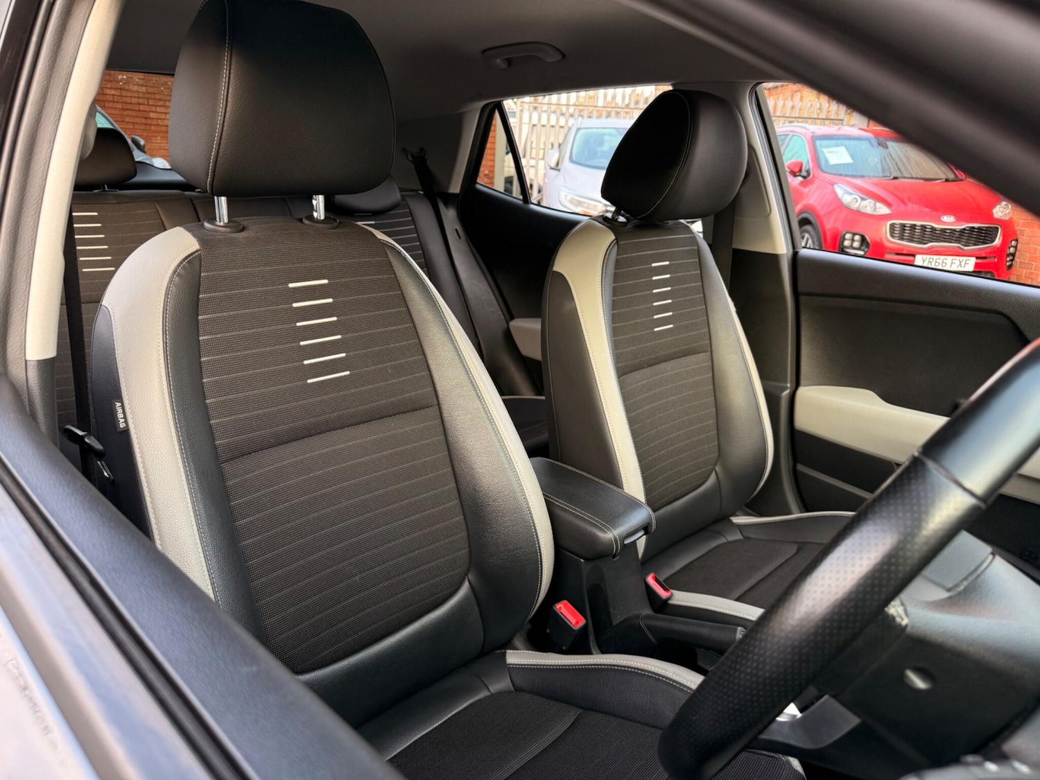 Used Kia Stonic 2019 for sale - 77029785: Photo 32