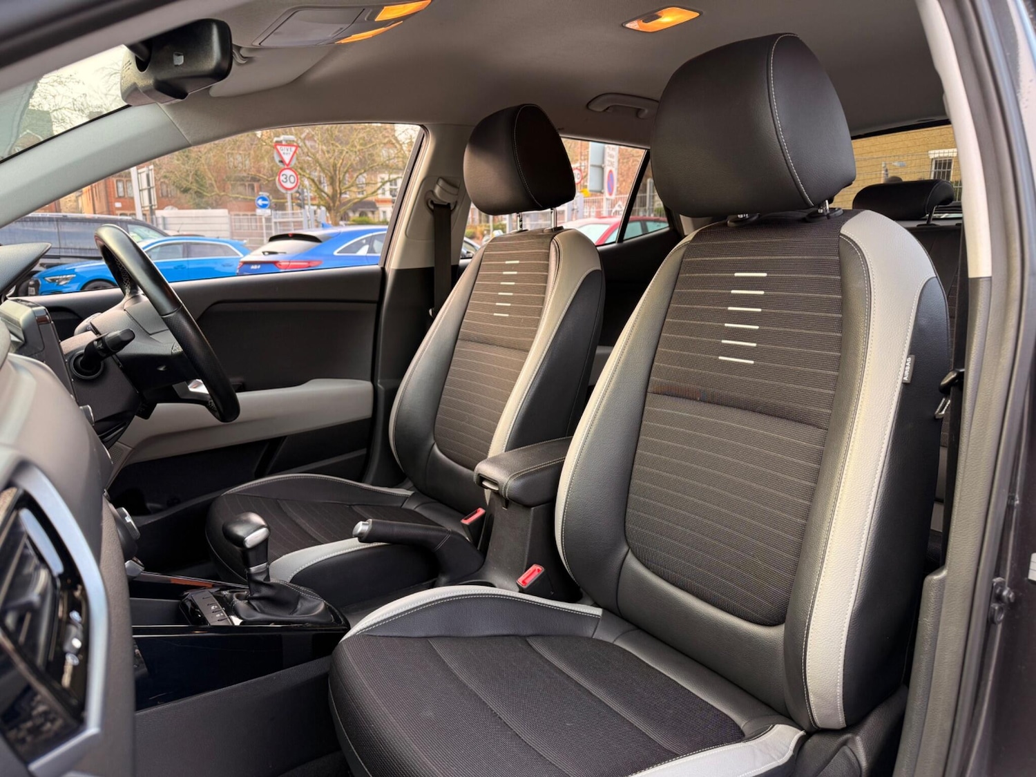 Used Kia Stonic 2019 for sale - 77029785: Photo 33