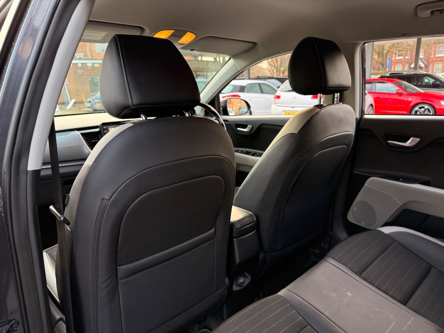 Used Kia Stonic 2019 for sale - 77029785: Photo 39