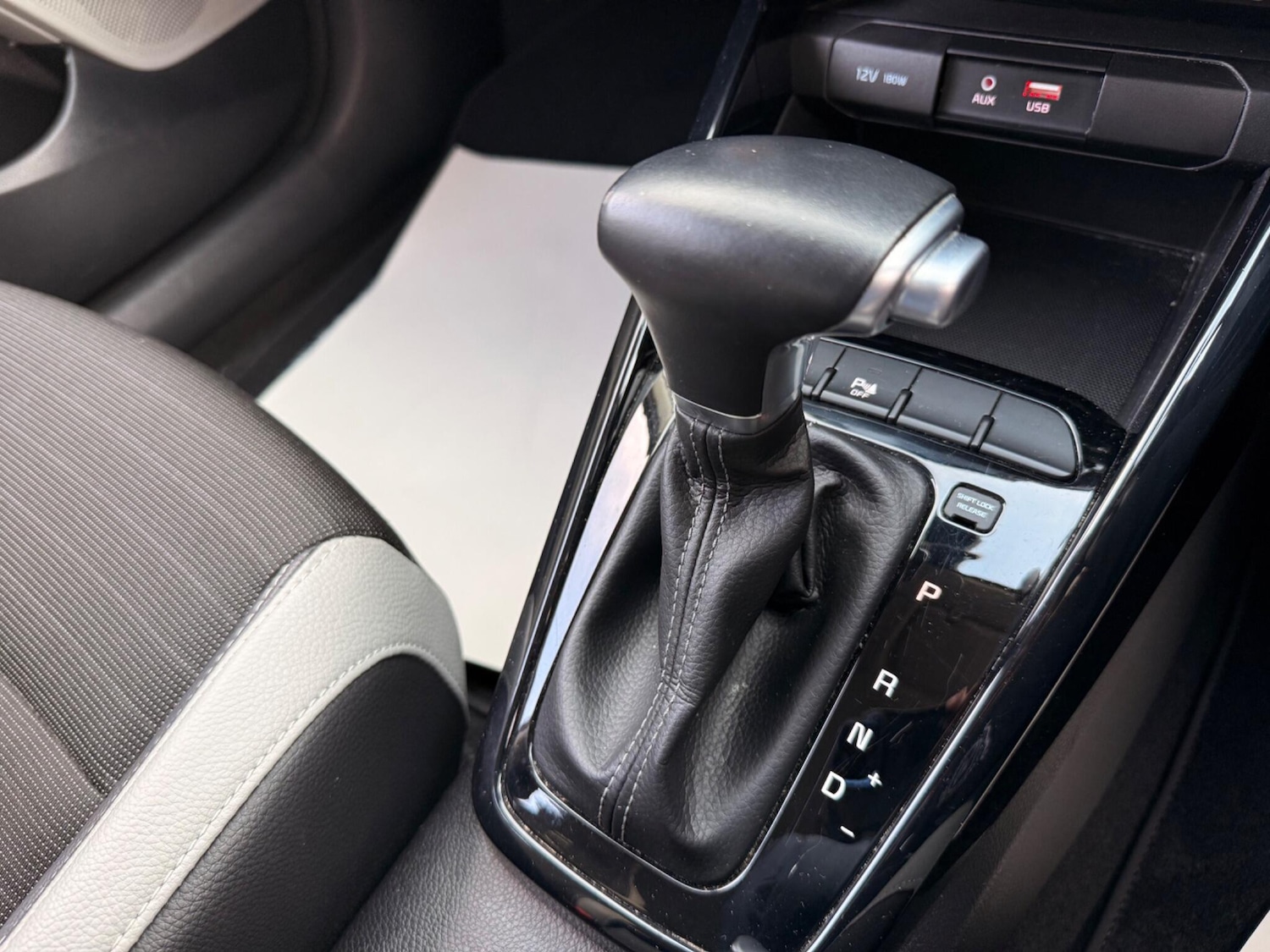 Used Kia Stonic 2019 for sale - 77029785: Photo 59