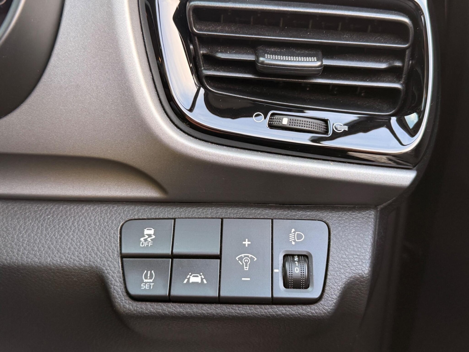 Used Kia Stonic 2019 for sale - 77029785: Photo 62