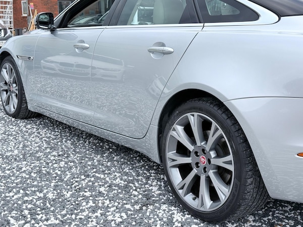 Used Jaguar XJ 2016 for sale - 76085152: Photo 29
