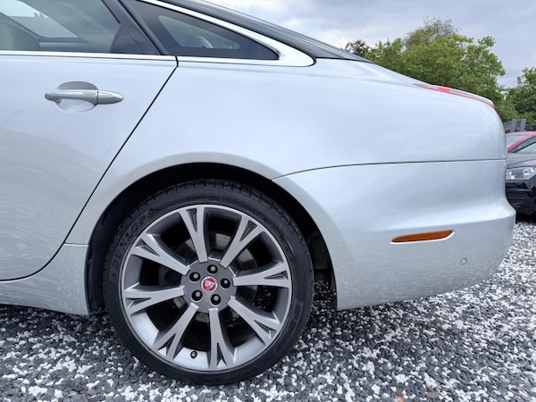 Used Jaguar XJ 2016 for sale - 76085152: Photo 34