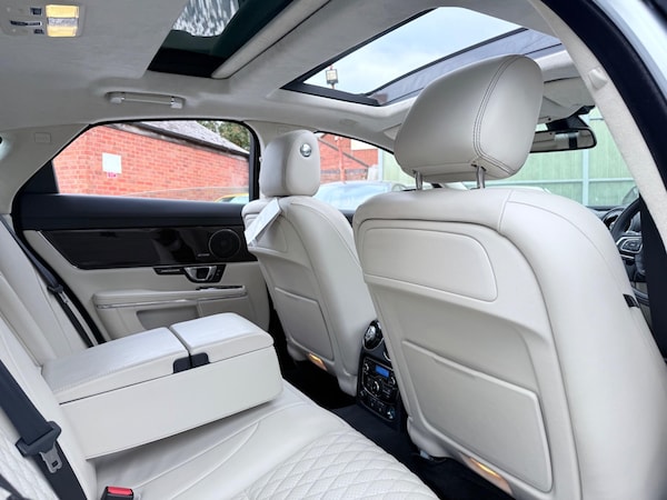 Used Jaguar XJ 2016 for sale - 76085152: Photo 60
