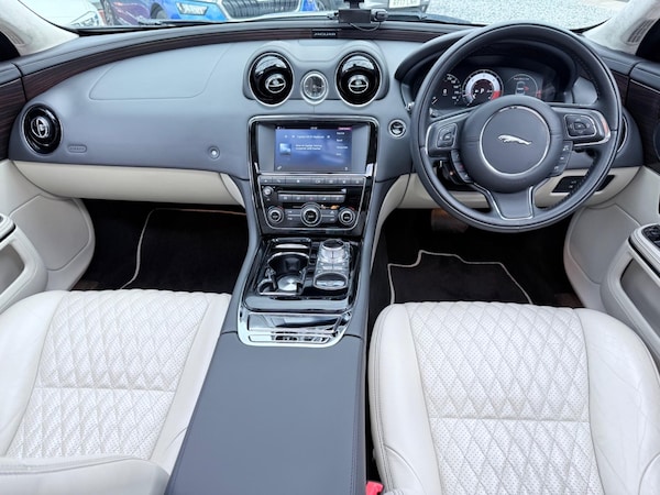 Used Jaguar XJ 2016 for sale - 76085152: Photo 61