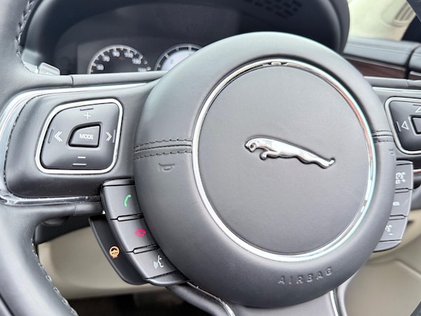 Used Jaguar XJ 2016 for sale - 76085152: Photo 69