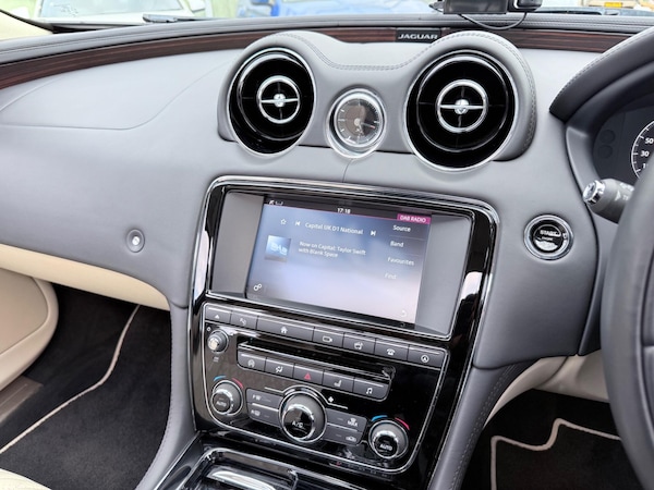 Used Jaguar XJ 2016 for sale - 76085152: Photo 70