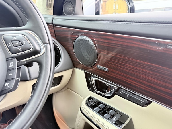 Used Jaguar XJ 2016 for sale - 76085152: Photo 81