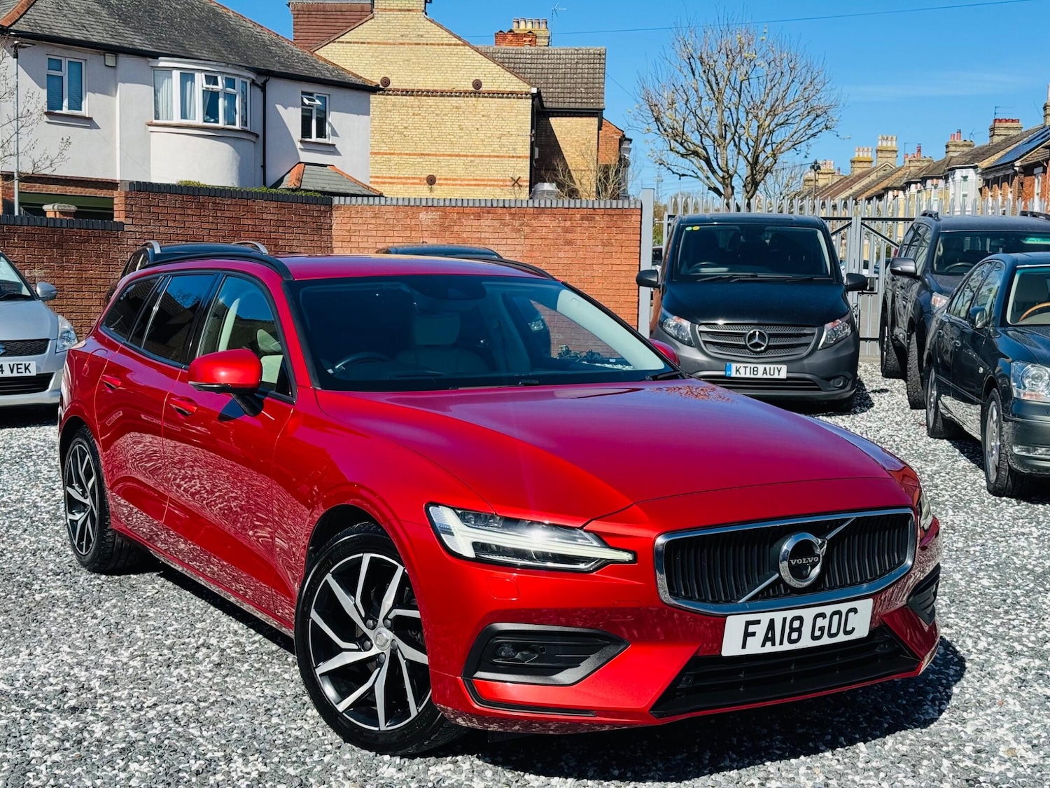 Used Volvo V60 2018 for sale - 78048233: Photo 1
