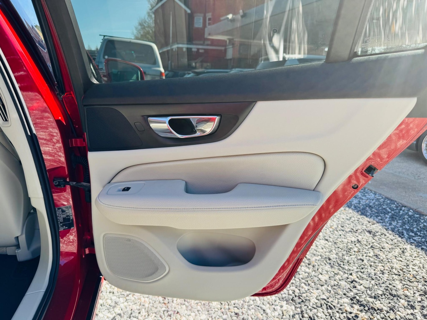 Used Volvo V60 2018 for sale - 78048233: Photo 44