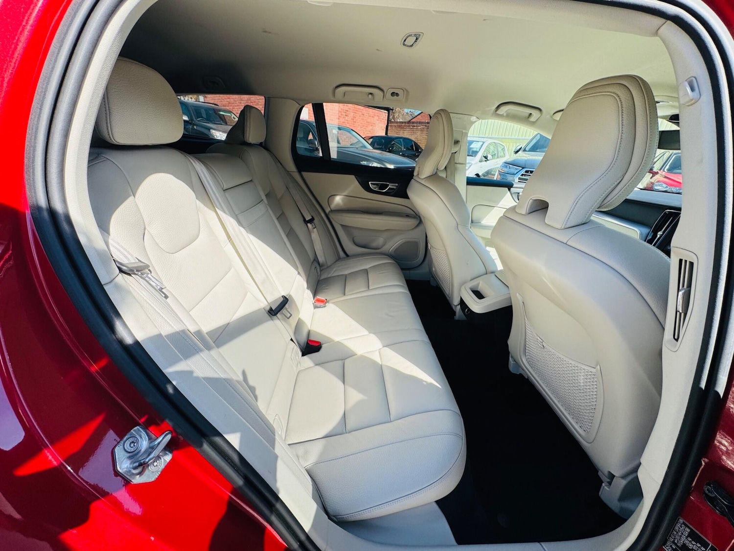 Used Volvo V60 2018 for sale - 78048233: Photo 48