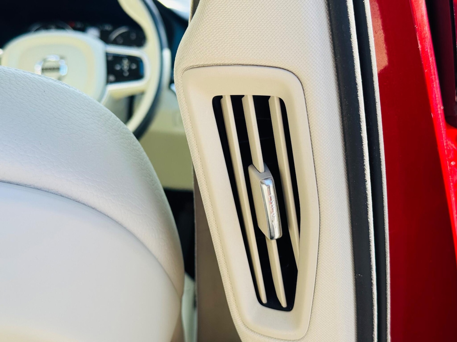 Used Volvo V60 2018 for sale - 78048233: Photo 49