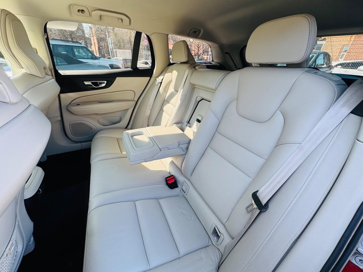 Used Volvo V60 2018 for sale - 78048233: Photo 52