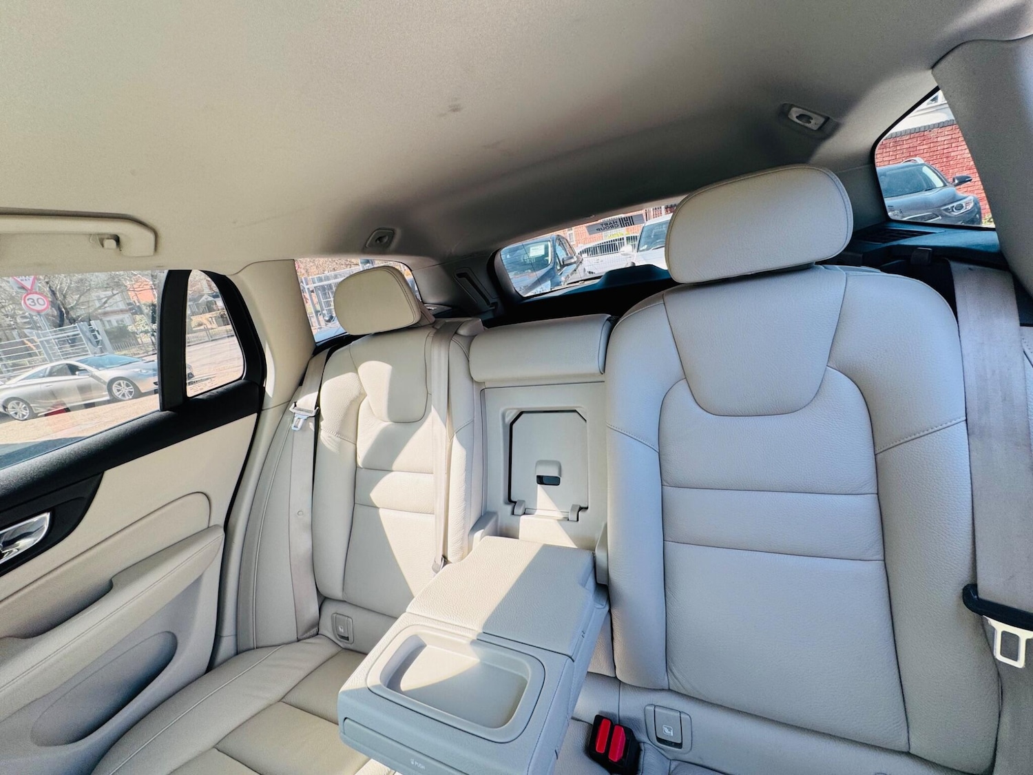 Used Volvo V60 2018 for sale - 78048233: Photo 59