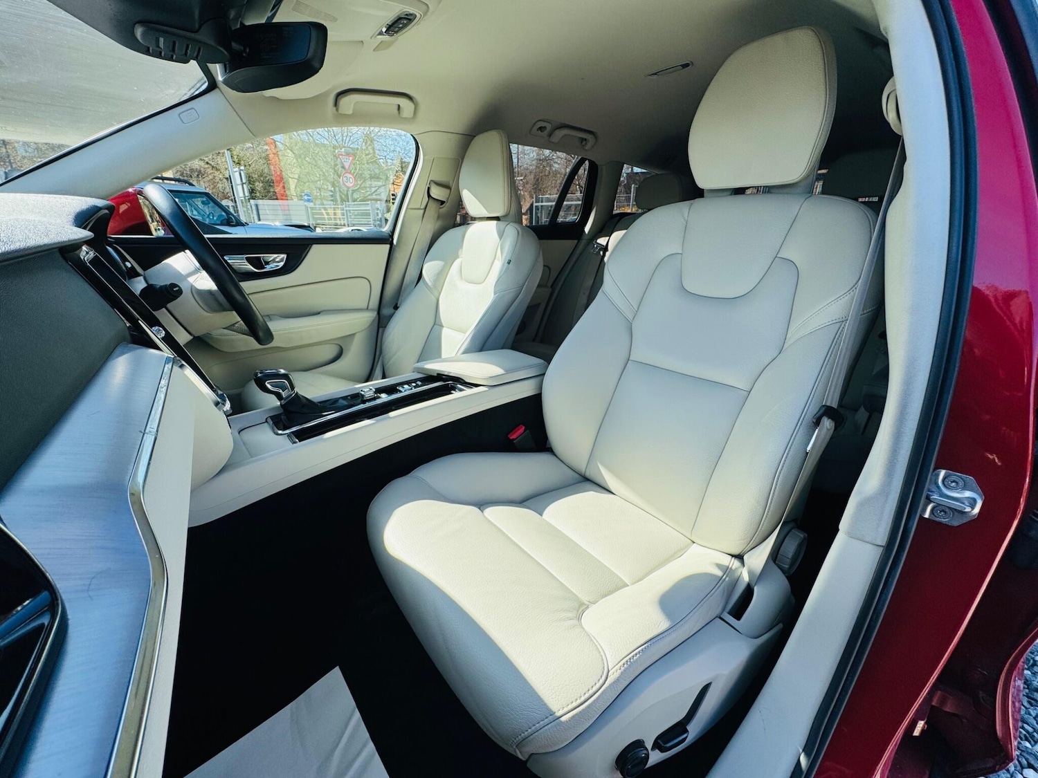 Used Volvo V60 2018 for sale - 78048233: Photo 63