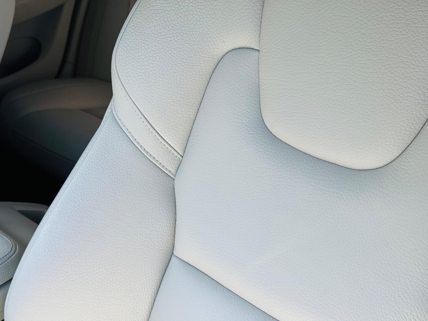 Used Volvo V60 2018 for sale - 78048233: Photo 65