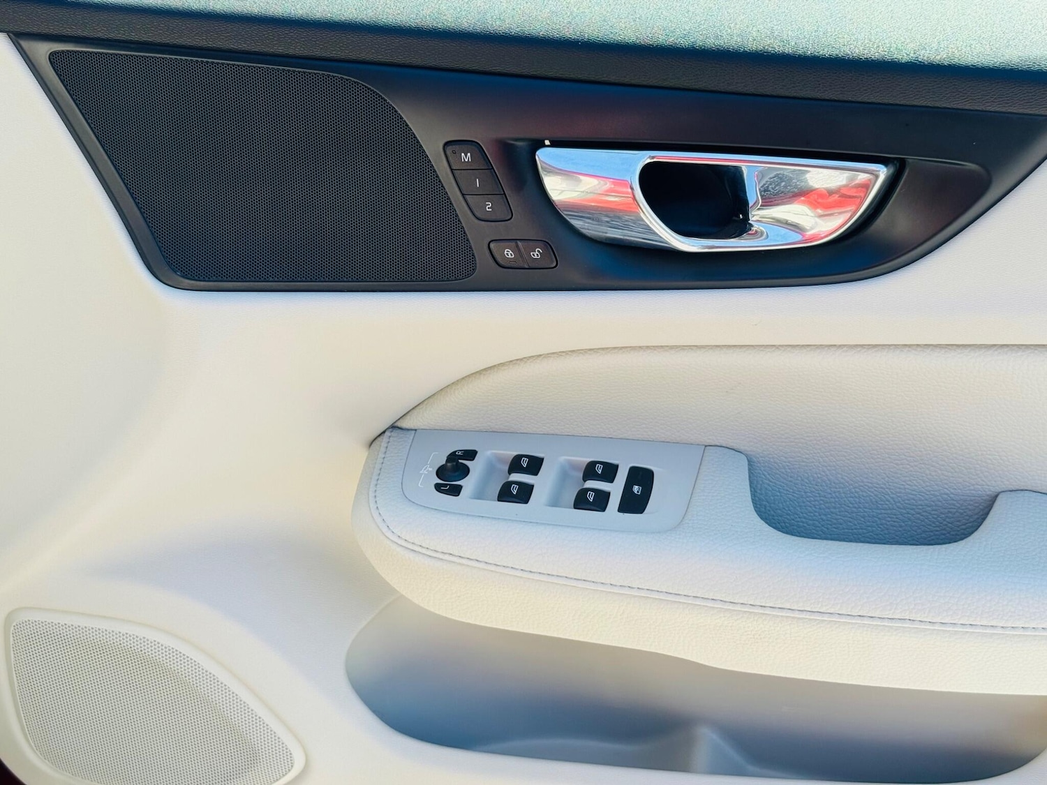 Used Volvo V60 2018 for sale - 78048233: Photo 67