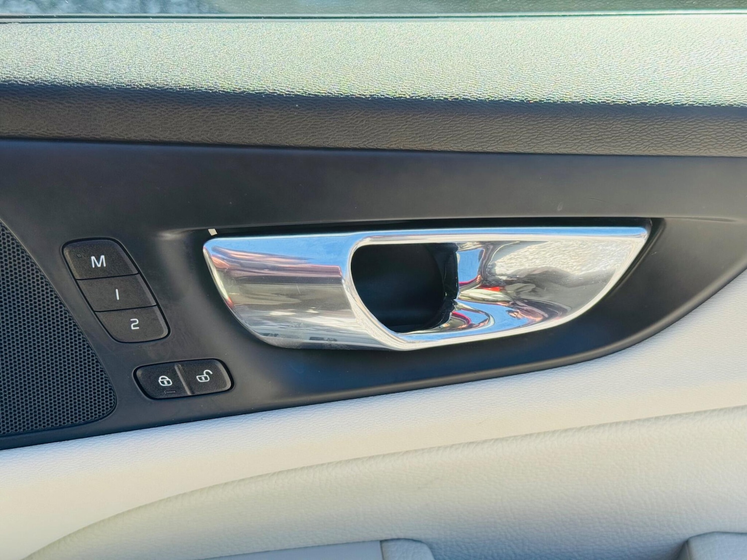 Used Volvo V60 2018 for sale - 78048233: Photo 69