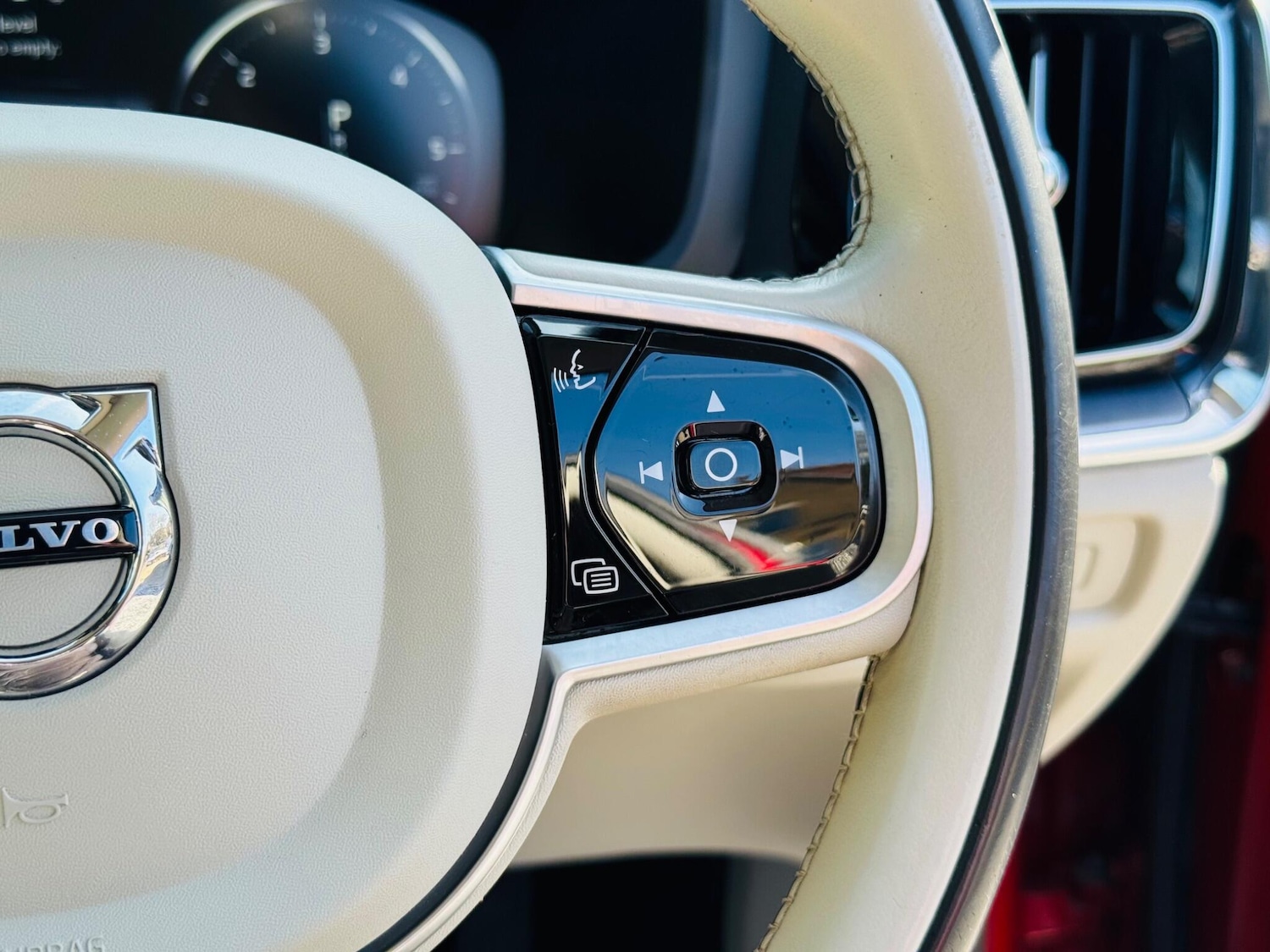 Used Volvo V60 2018 for sale - 78048233: Photo 73