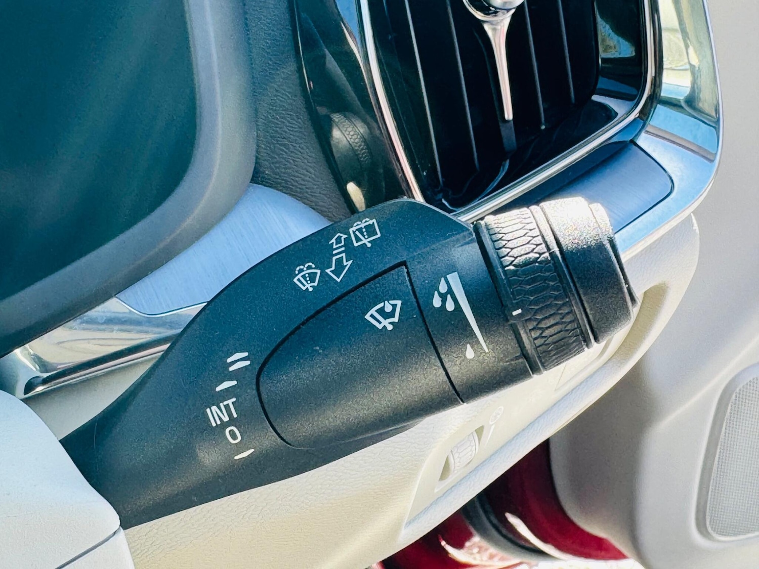 Used Volvo V60 2018 for sale - 78048233: Photo 75