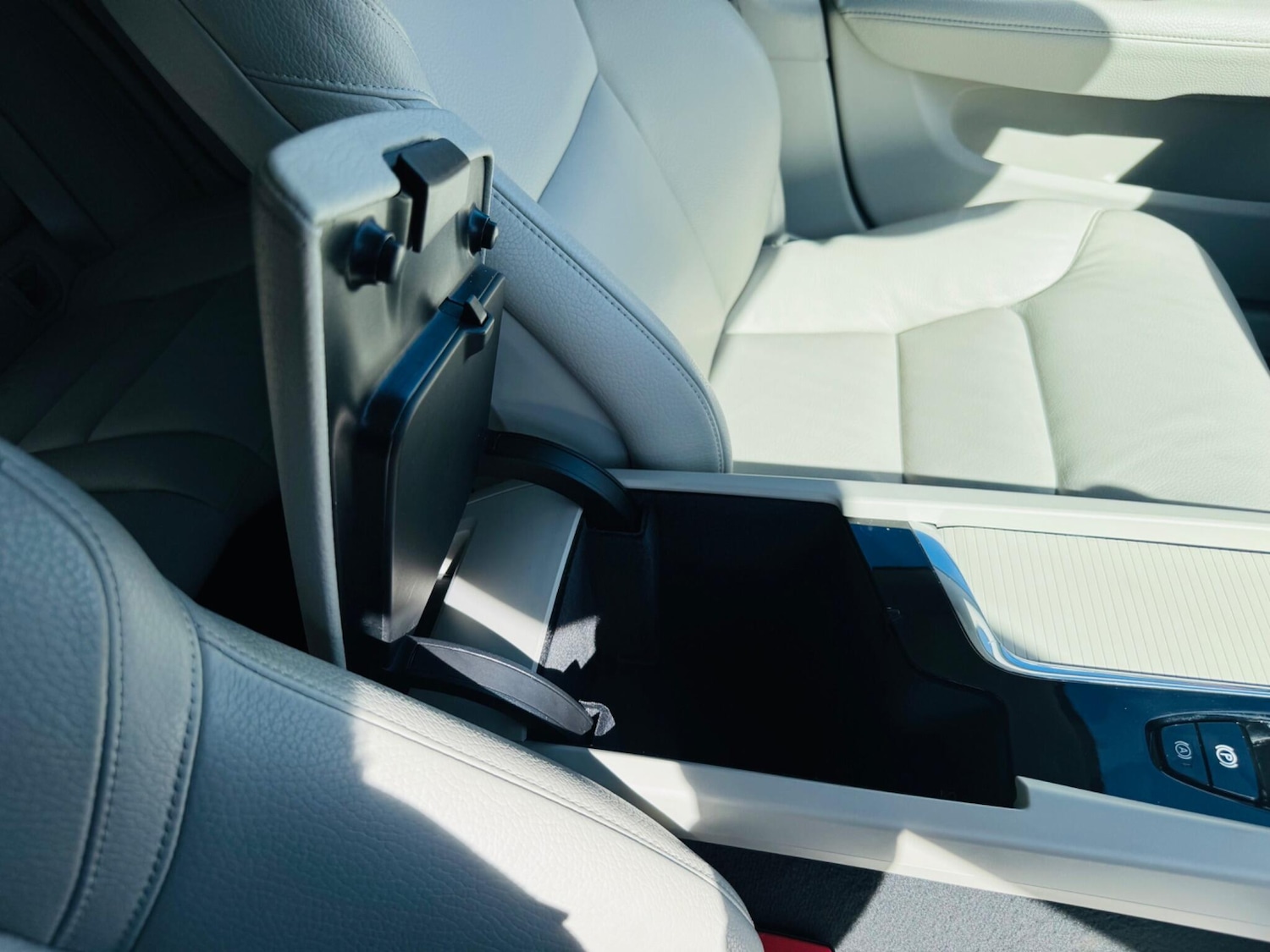 Used Volvo V60 2018 for sale - 78048233: Photo 78