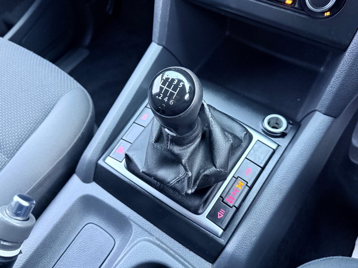 Used Volkswagen Amarok 2015 for sale - 76823627: Photo 60