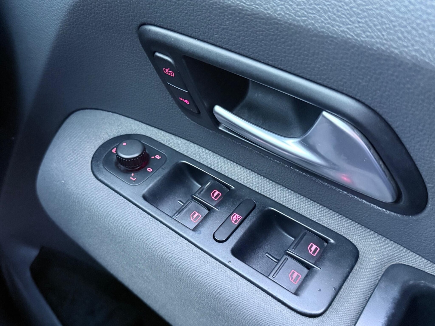 Used Volkswagen Amarok 2015 for sale - 76823627: Photo 65