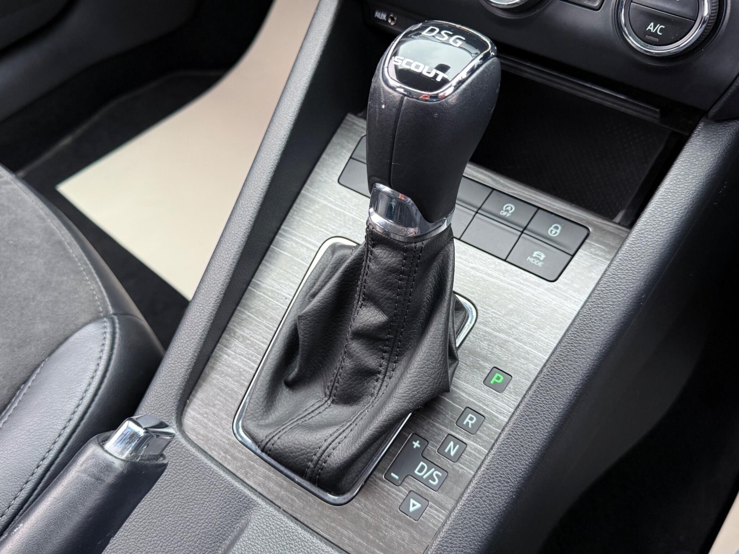 Used Skoda Octavia 2016 for sale - 77290759: Photo 73