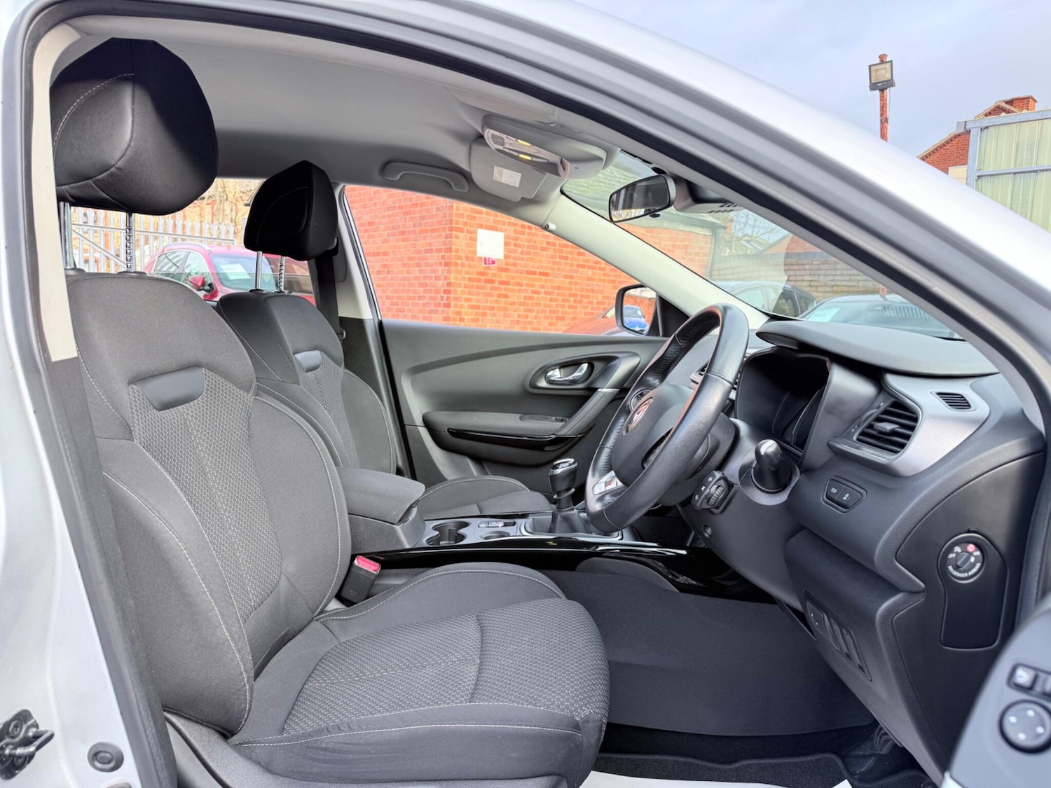 Used Renault Kadjar 2017 for sale - 76850529: Photo 30