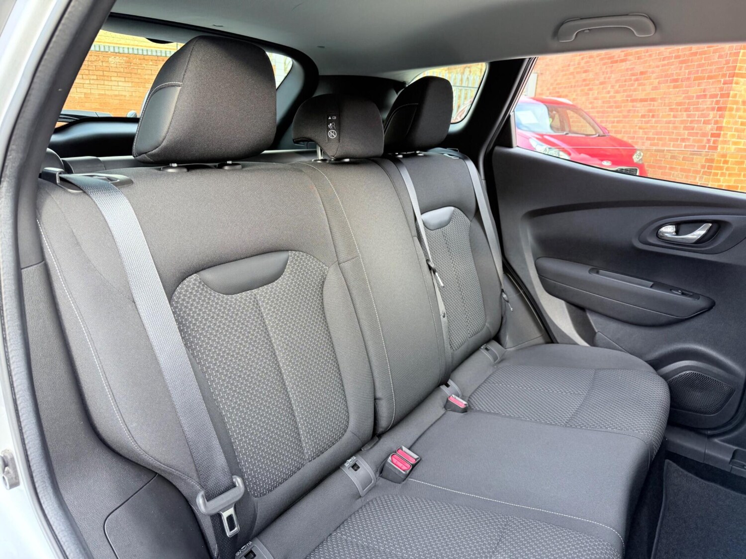 Used Renault Kadjar 2017 for sale - 76850529: Photo 41