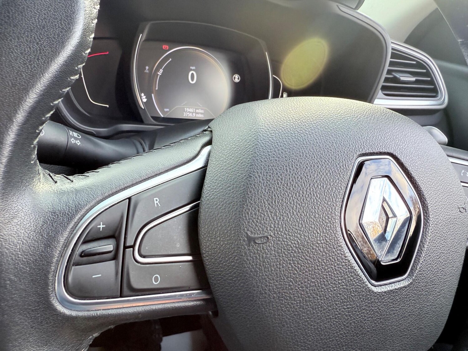 Used Renault Kadjar 2017 for sale - 76850529: Photo 49