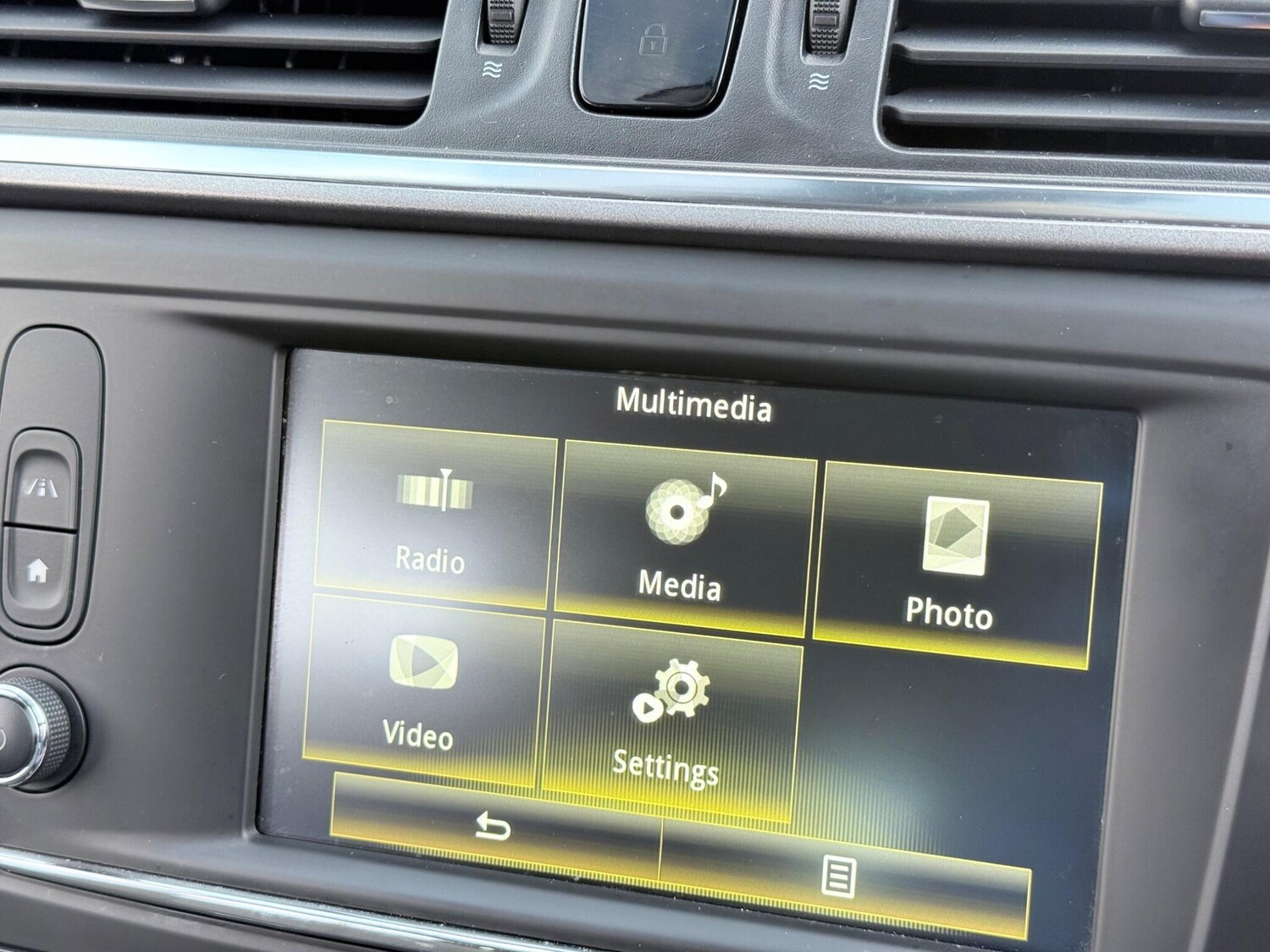 Used Renault Kadjar 2017 for sale - 76850529: Photo 57