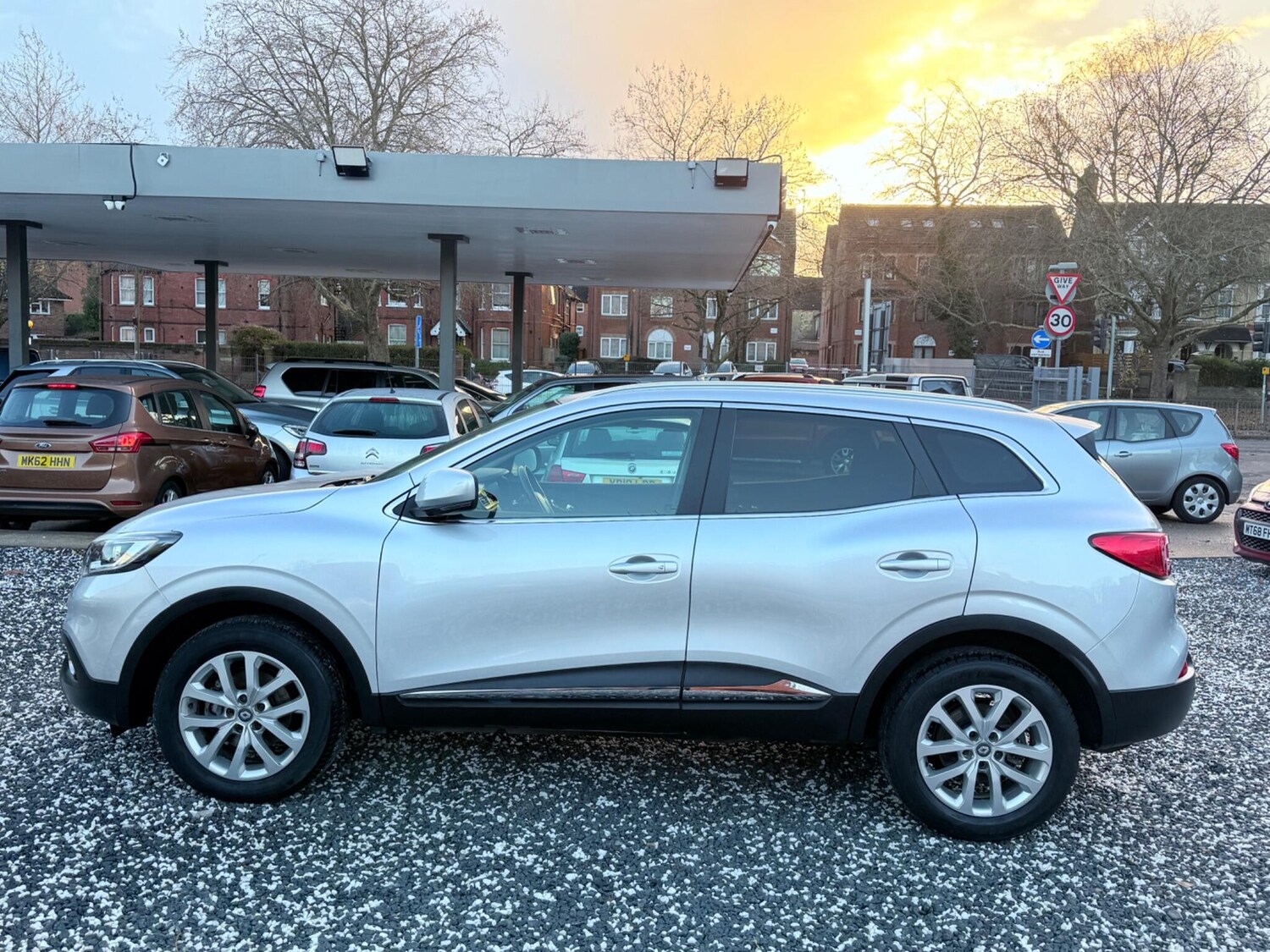 Used Renault Kadjar 2017 for sale - 76850529: Photo 8