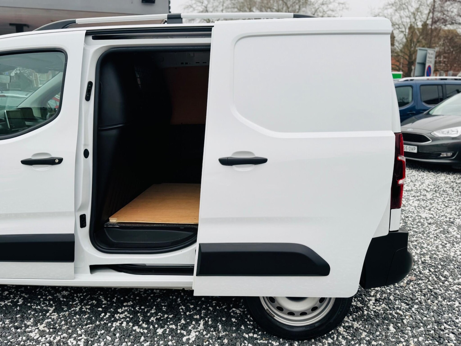 Used Peugeot Partner 2023 for sale - 77456495: Photo 10