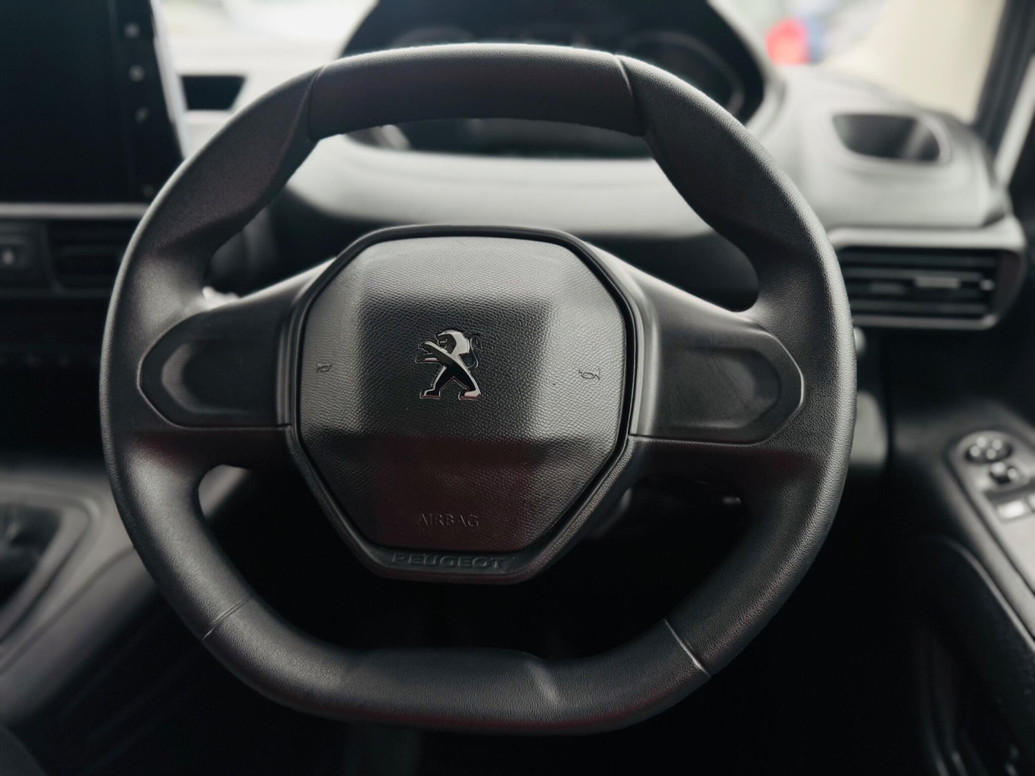 Used Peugeot Partner 2023 for sale - 77456495: Photo 44