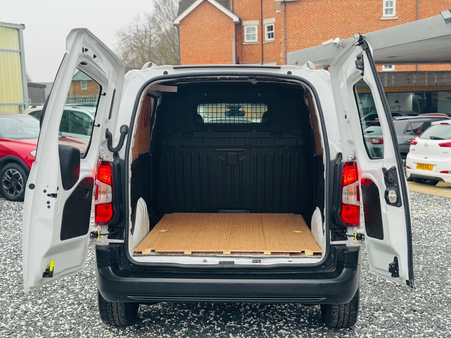 Used Peugeot Partner 2023 for sale - 77456495: Photo 48