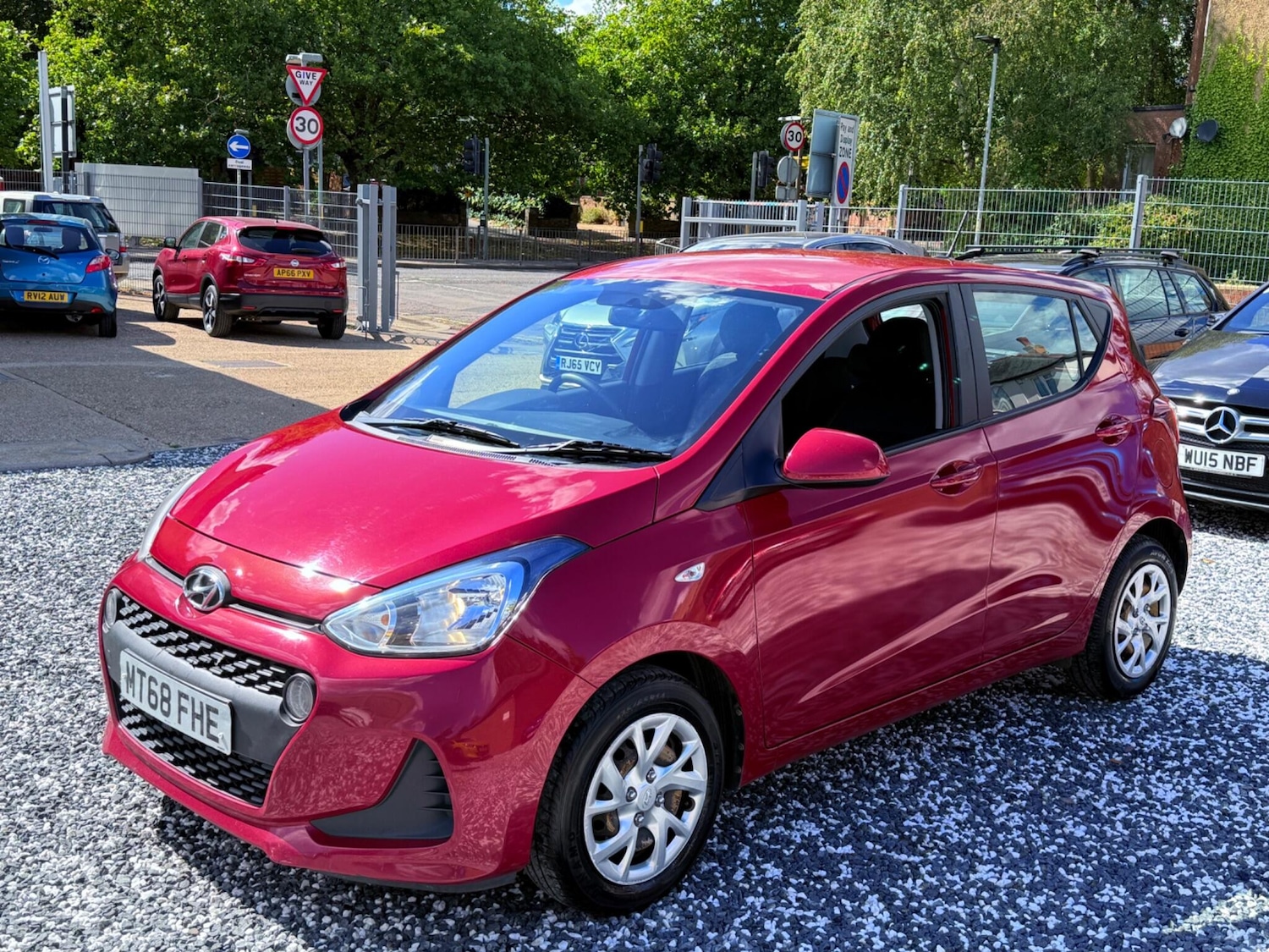 Used Hyundai i10 2018 for sale - 76988400: Photo 11