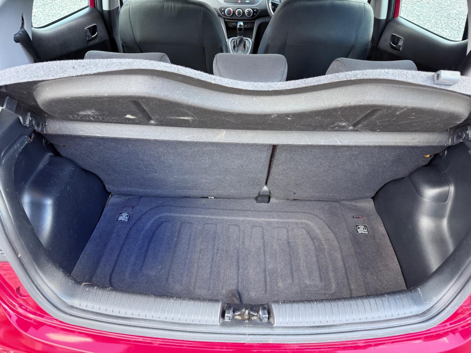 Used Hyundai i10 2018 for sale - 76988400: Photo 20