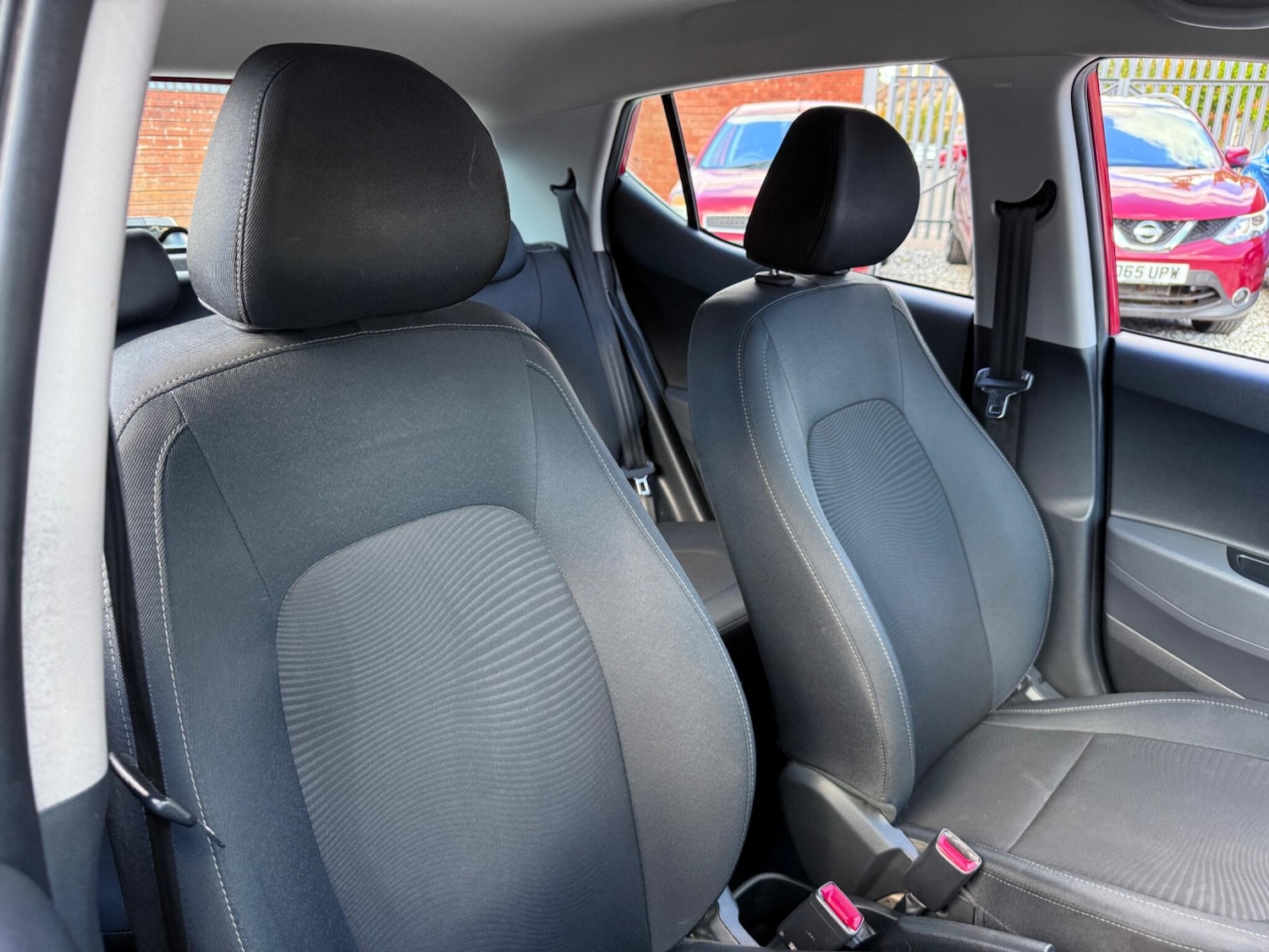 Used Hyundai i10 2018 for sale - 76988400: Photo 24