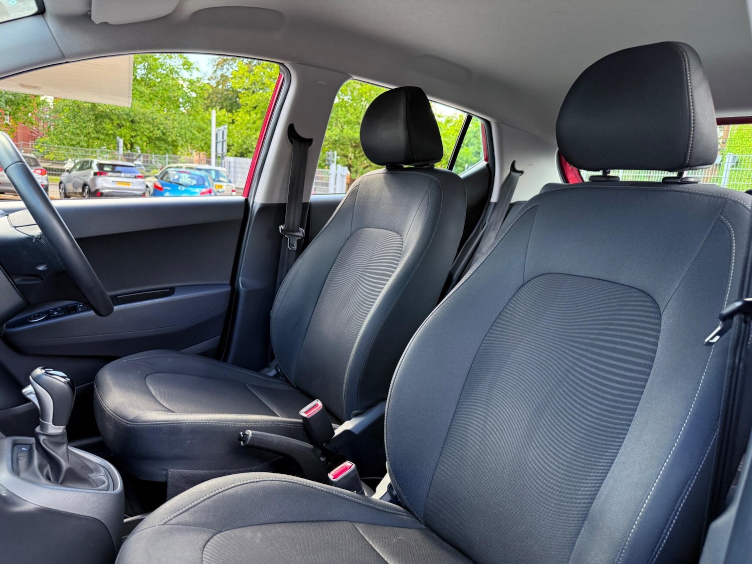 Used Hyundai i10 2018 for sale - 76988400: Photo 27