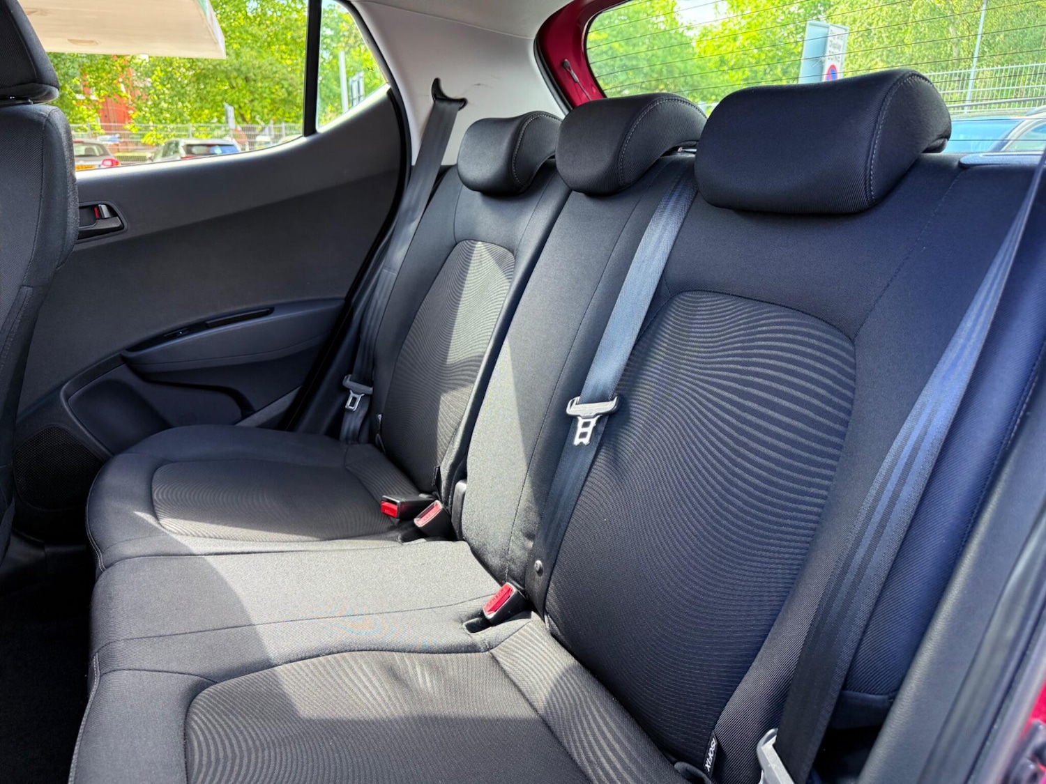 Used Hyundai i10 2018 for sale - 76988400: Photo 31