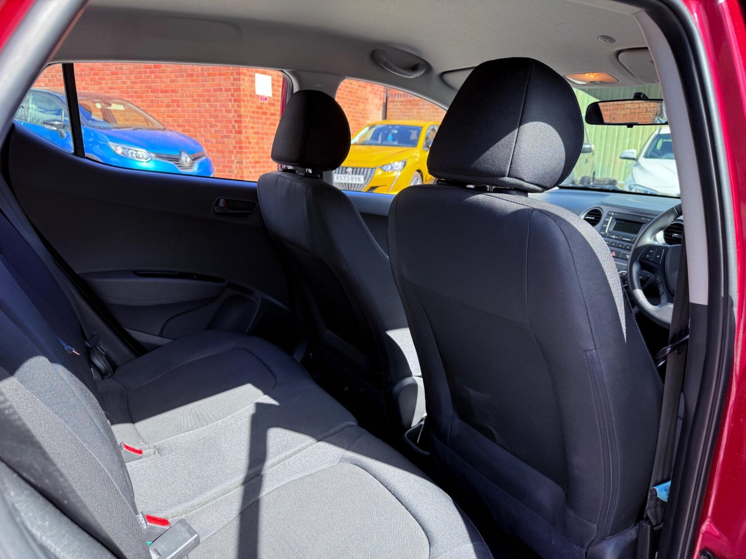 Used Hyundai i10 2018 for sale - 76988400: Photo 36