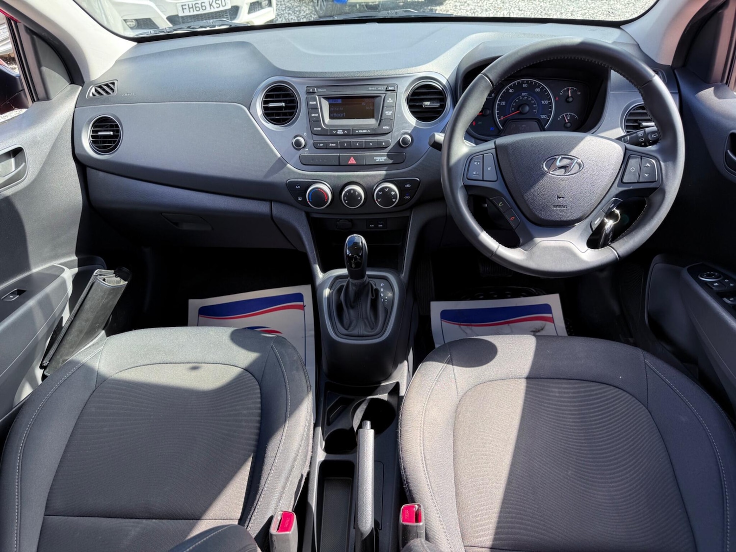 Used Hyundai i10 2018 for sale - 76988400: Photo 37