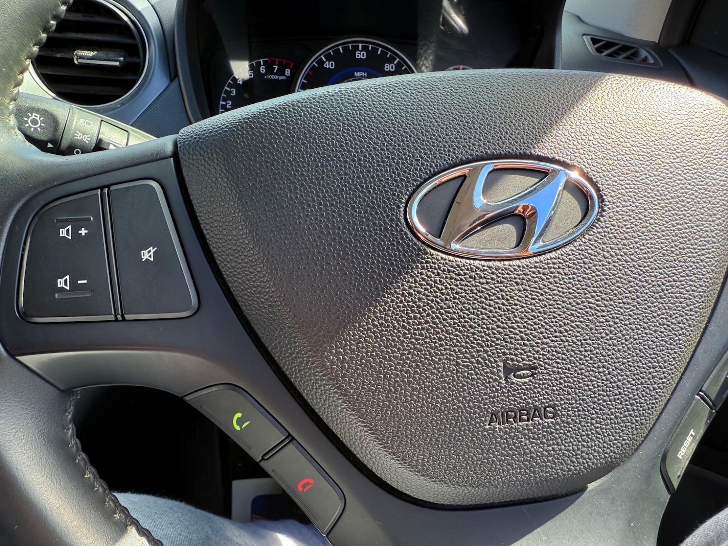 Used Hyundai i10 2018 for sale - 76988400: Photo 43