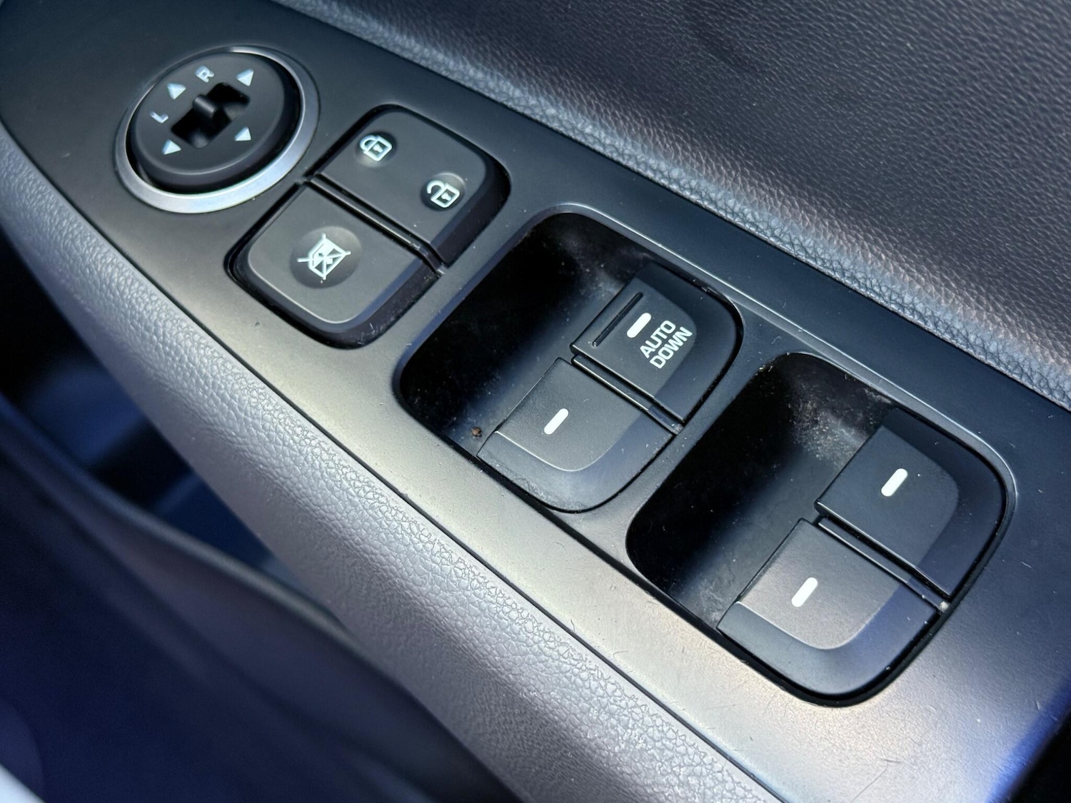 Used Hyundai i10 2018 for sale - 76988400: Photo 49