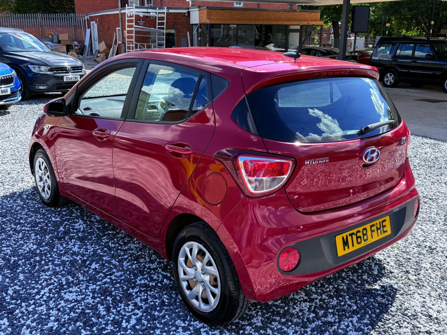 Used Hyundai i10 2018 for sale - 76988400: Photo 9